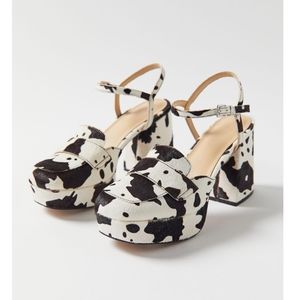 NIB UO Veronica Platform Heel sz 9 black + white cow print